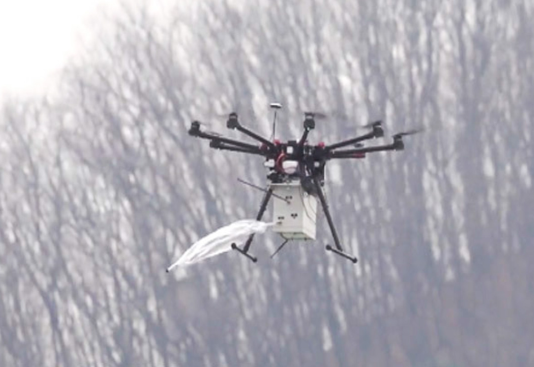 환경감시하는 무인드론의 사진